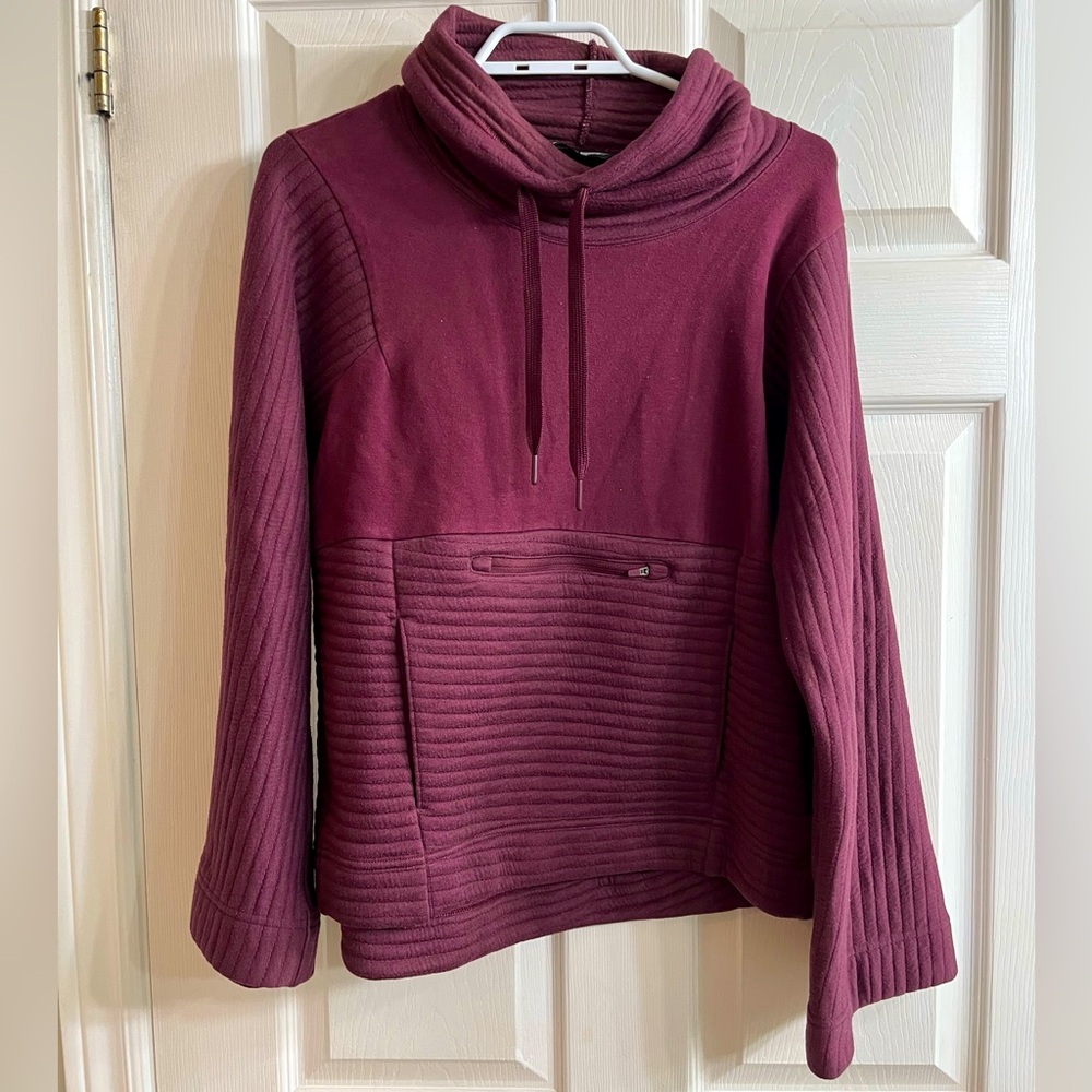 THE North Face burgundy cowl neck sweater size S